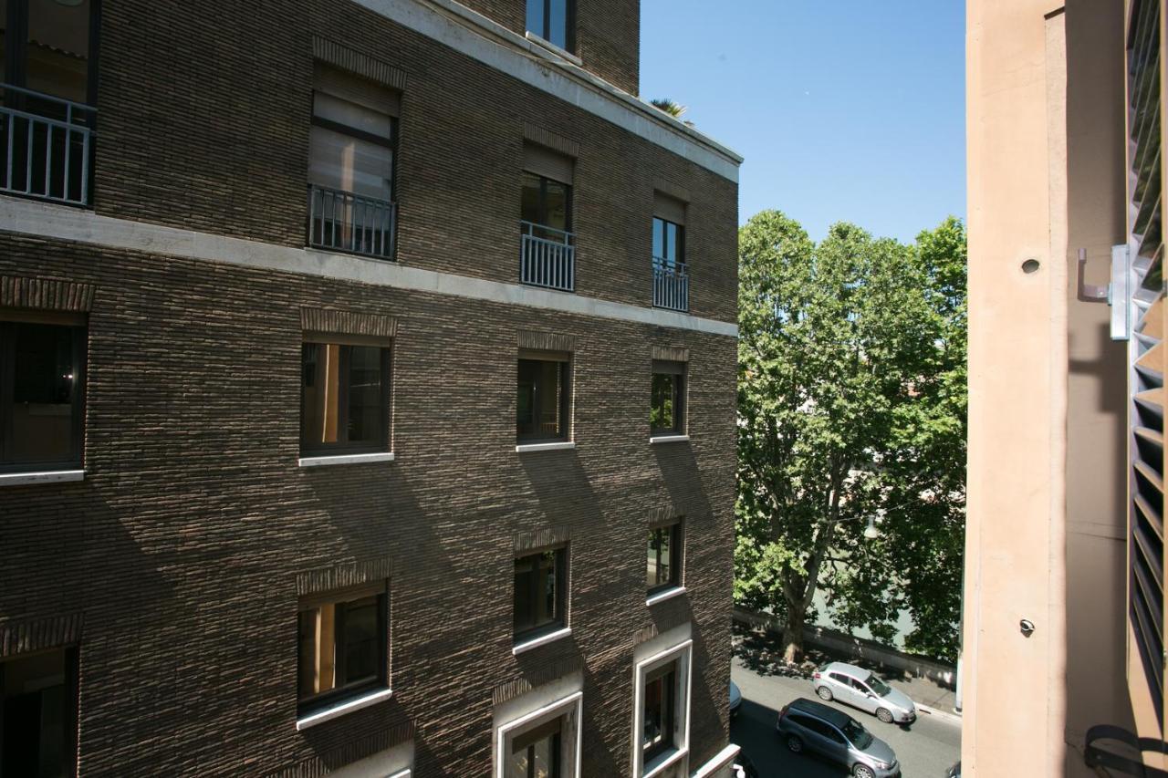 Private Room In Roma Centro Storico Екстер'єр фото
